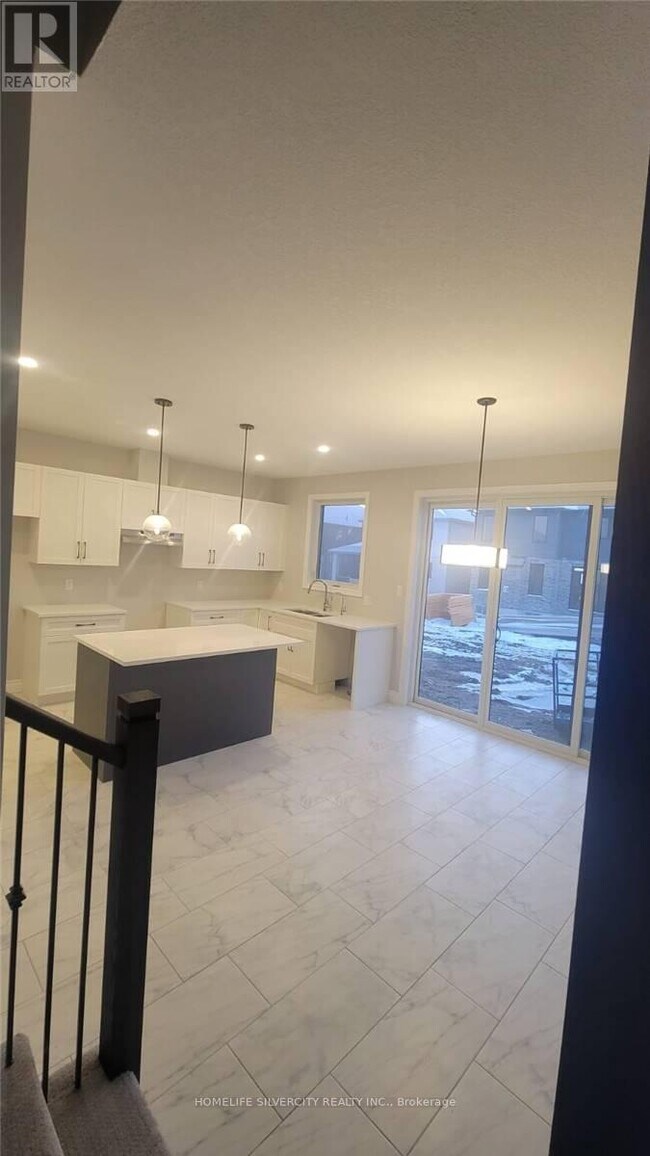 Photo du bâtiment - 16 Grundy Cres