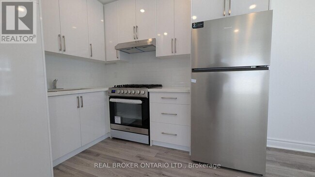 Photo du bâtiment - 1150 Woodbine Ave