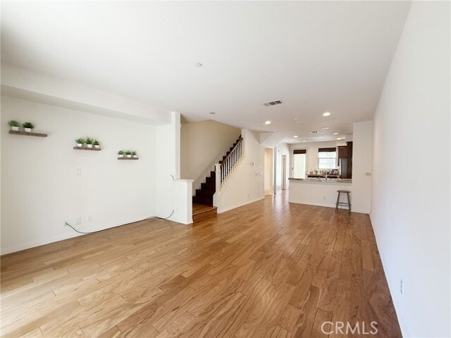 Building Photo - 424 Silk Tree