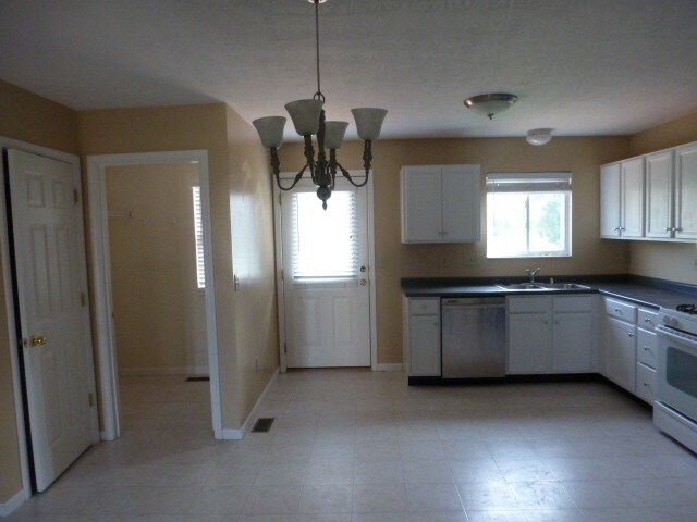Building Photo - 1138 Linford Circle