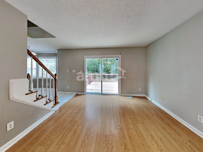 Foto del edificio - 309 Hocutt Drive