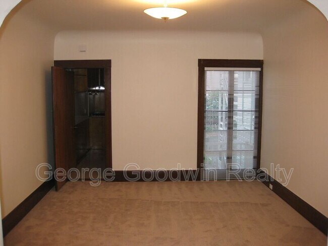 Foto del edificio - 1436 Funston Ave