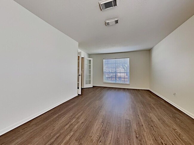 Building Photo - 28903 Stone Fox Dr