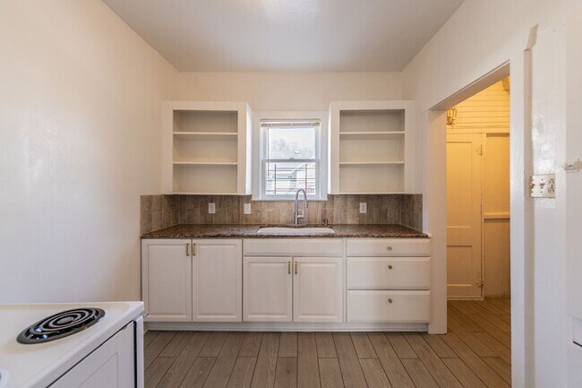 Foto del edificio - 631 E Ashby Pl