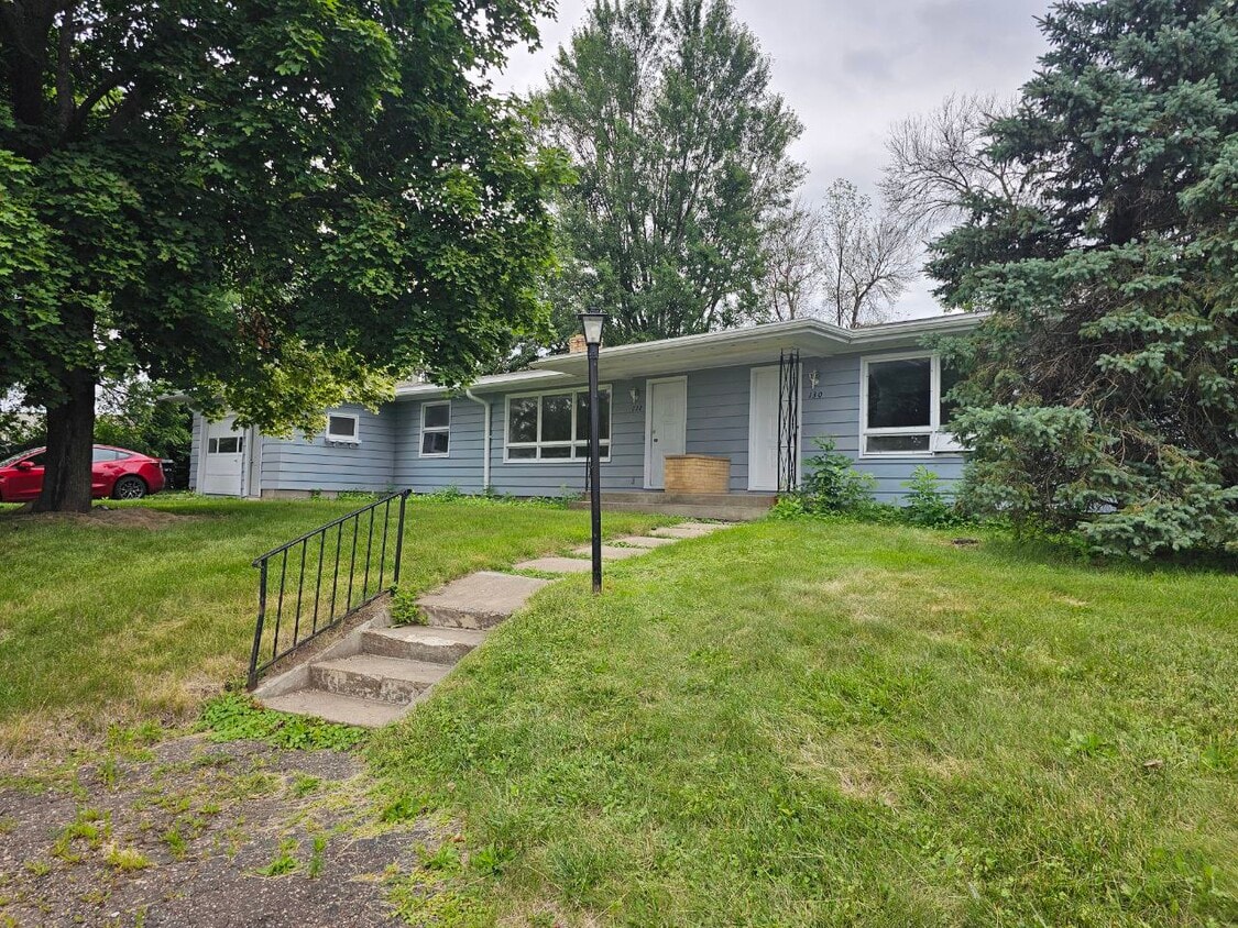 Primary Photo - 130 E Pomeroy St