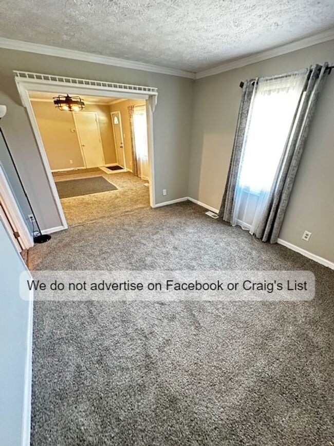 Building Photo - Eaglewood Forest- Lexington Drive