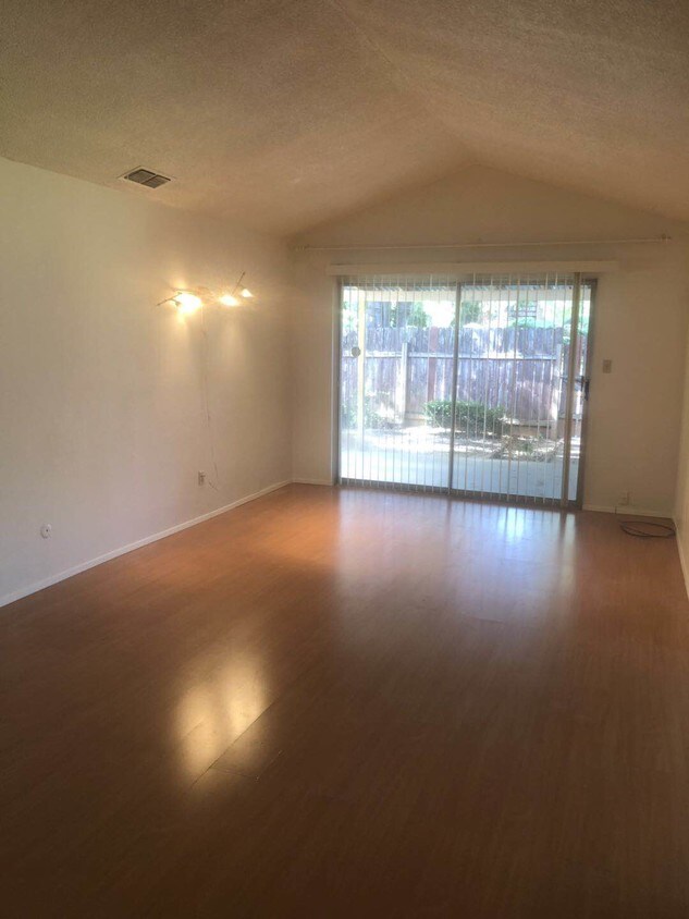 Foto principal - 5656 Odea Dr