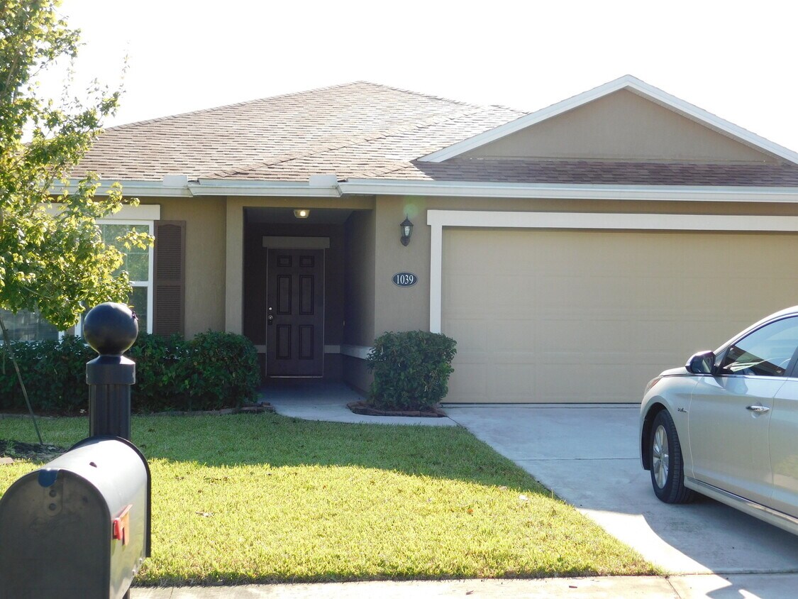 Primary Photo - 4 bedroom Executive Home