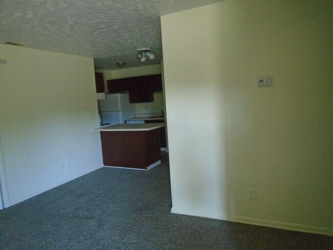 Building Photo - 2 bedroom 2 bath!