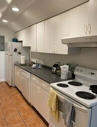 Foto del edificio - 493 E 7th St