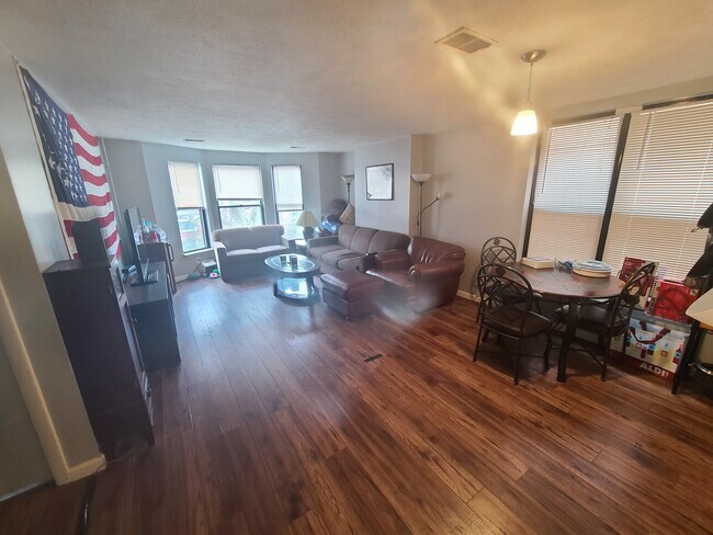 Building Photo - 205 S Millvale Ave