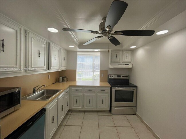 Foto del edificio - 601 Three Islands Boulevard