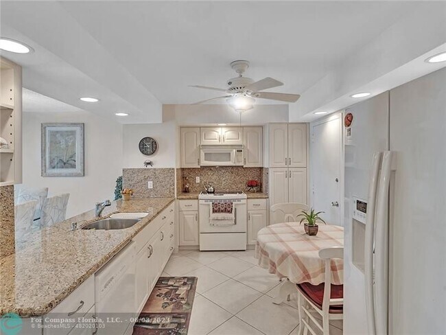 Foto del edificio - 1150 Hillsboro Mile-