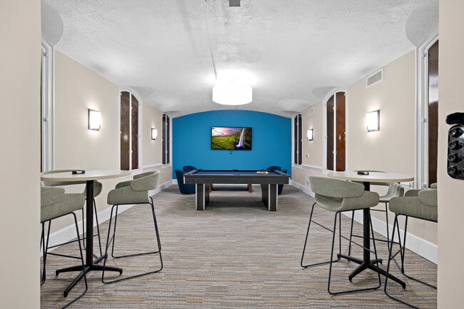 Building Photo - The Loop at Midtown