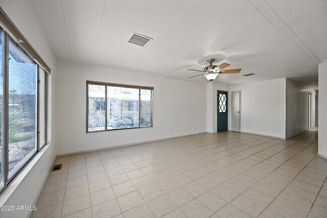 Building Photo - 156 N Hawes Rd