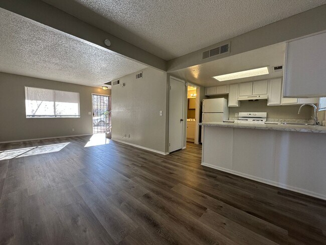 Building Photo - 181 Bel Port Dr