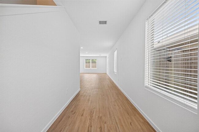 Building Photo - 17938 Becker Lndg Dr