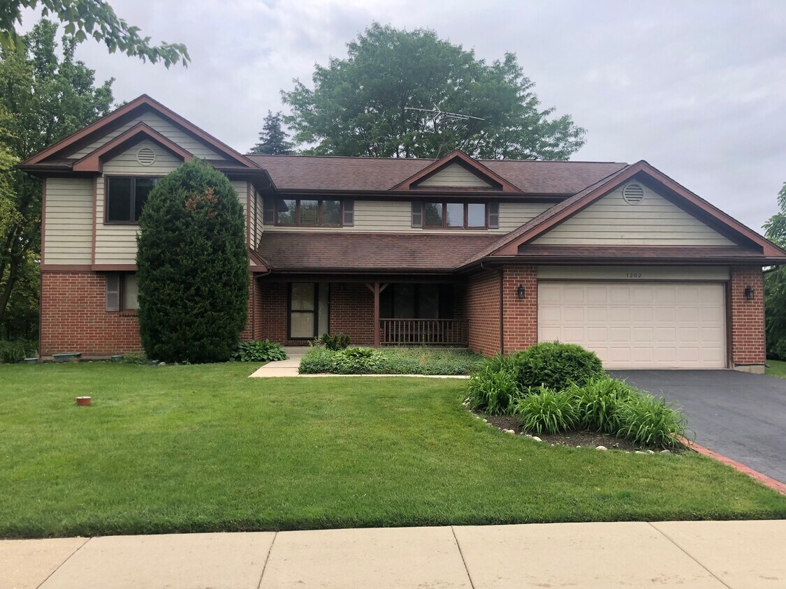 1202 Hidden Lake Dr, Buffalo Grove, IL 60089 House Rental in Buffalo