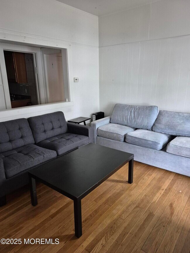 Foto del edificio - 89 Poplar Ave
