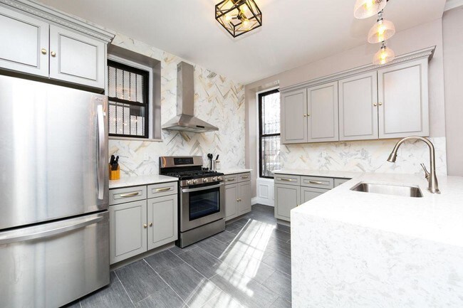 Building Photo - 429 3rd Street