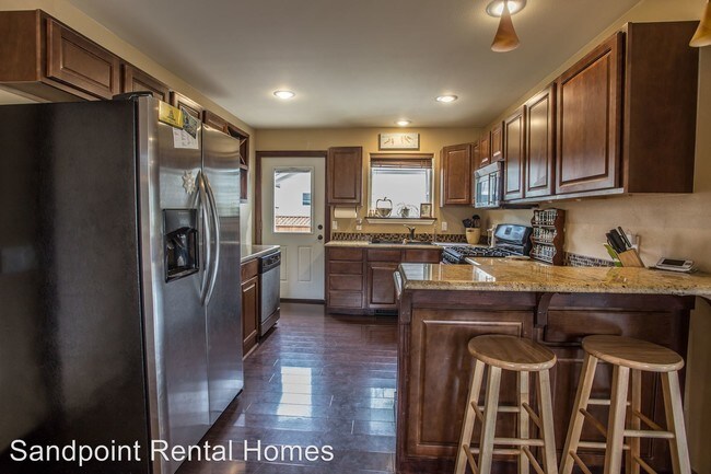 Building Photo - 3016 Kelrose Ln