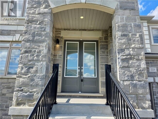 Photo du bâtiment - 223 Warden St