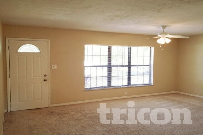 Building Photo - 1415 Wood Ave