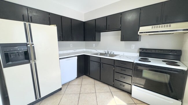 Building Photo - 3950 Stonedike Dr