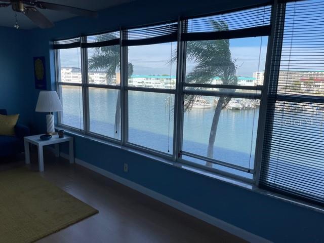 Foto del edificio - 5925 Shore Blvd S