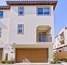 Building Photo - 10550 Acorn Pl