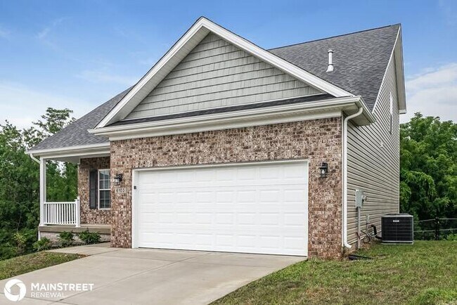 Foto del edificio - 6103 Port Antonio Rd, Louisville, KY 40219