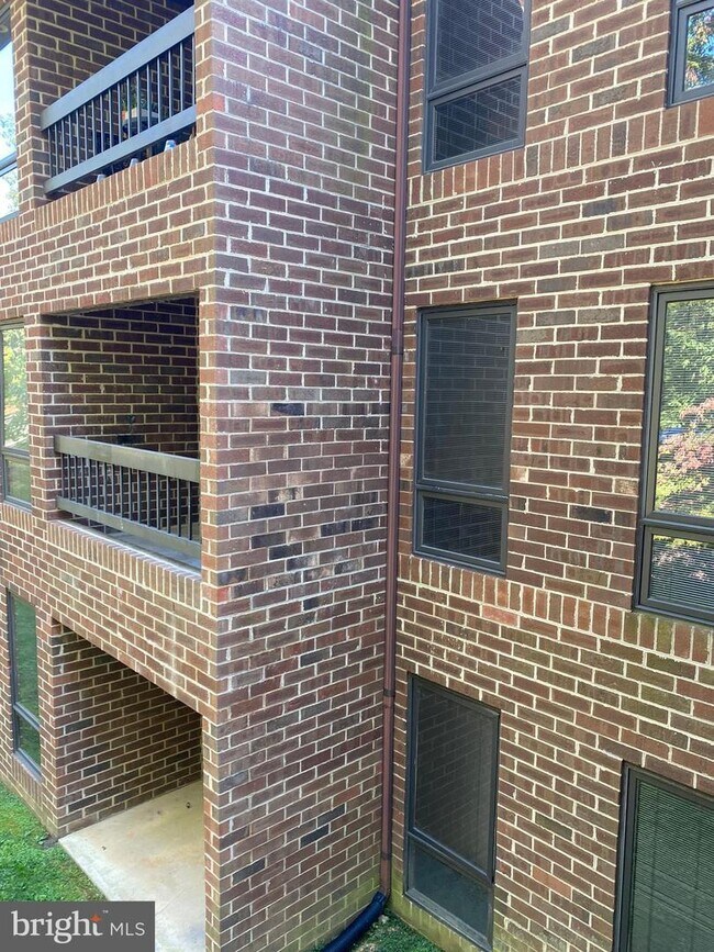 Building Photo - 23242 Chestnut Oak Ct