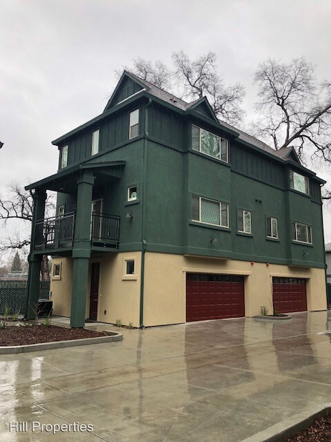 Primary Photo - 917 W Sacramento Ave