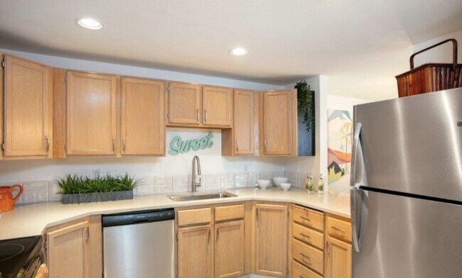 Foto del edificio - 6910 California Ave SW