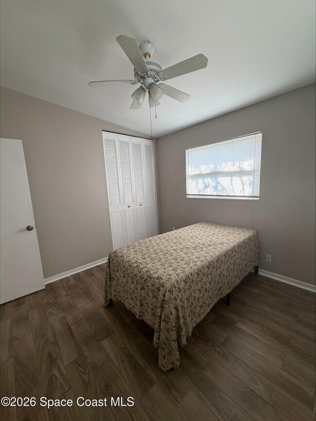 Foto del edificio - 583 Gardenia Cir