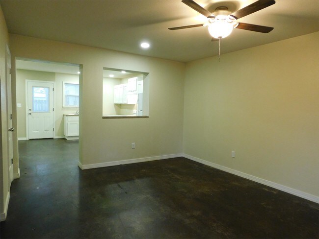 Foto del edificio - 400 S Main St