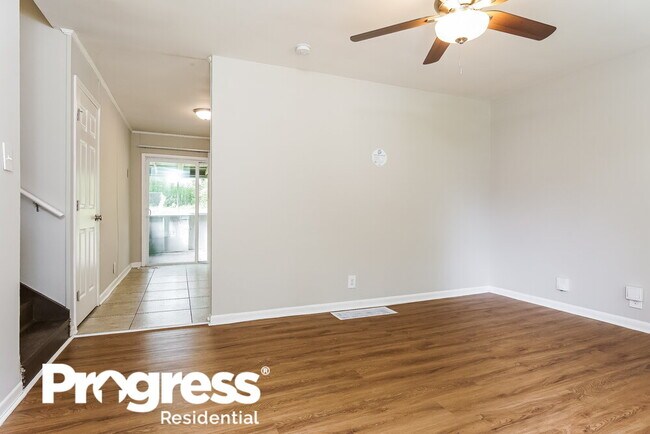 Building Photo - 201 Beechwood Dr