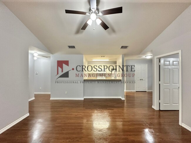 Foto del edificio - 3 Bedroom 2 Bath Duplex at Mansion Creek in Tyler! 1/2 OFF your first full month’s rent!