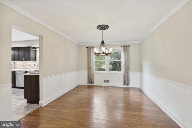 Building Photo - 11910 Holly Spring Dr