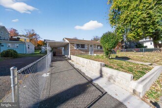 Building Photo - 2136 S Monroe St