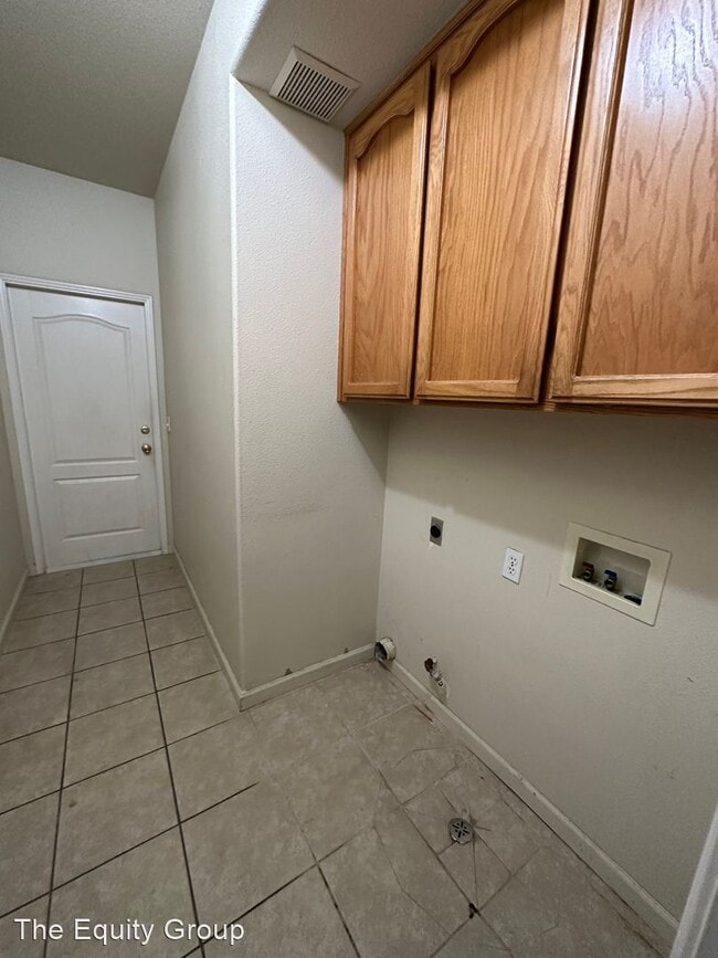 3 br, 2 bath House 1148 Blue Oak St House Rental in Tulare, CA