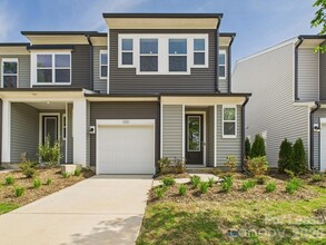 Building Photo - 3022 Hutton Gdns Ln