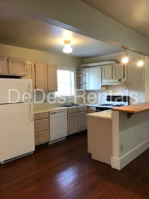 Building Photo - 111 Brown St