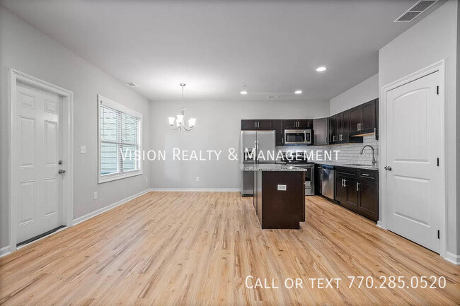 Foto del edificio - Beautiful 3 BD 2.5 BA Townhome MOVE in READY