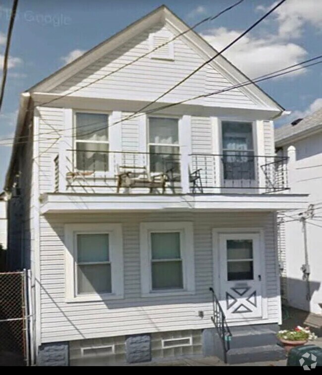 Building Photo - 1926 E 123rd St