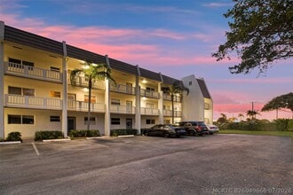 Building Photo - 6890 Royal Palm Blvd