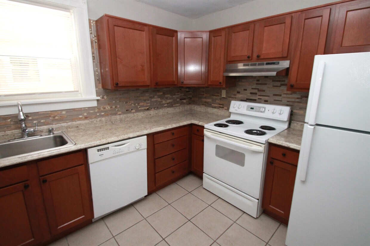 Primary Photo - 2907 Voelkel Ave