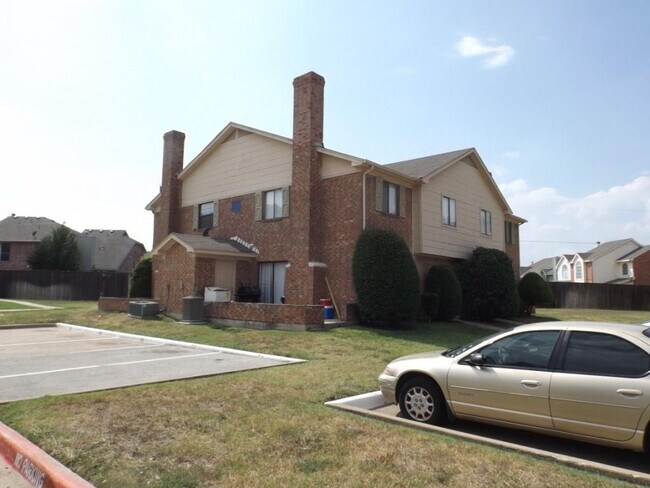 Building Photo - 3959 N Garland Ave