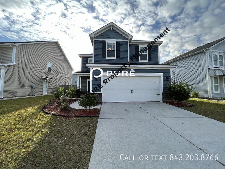 Foto principal - Big Two Story Home in Cane Bay!