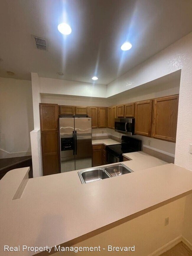 Building Photo - 3 br, 2 bath House - 105 Turpial Way, Unit...